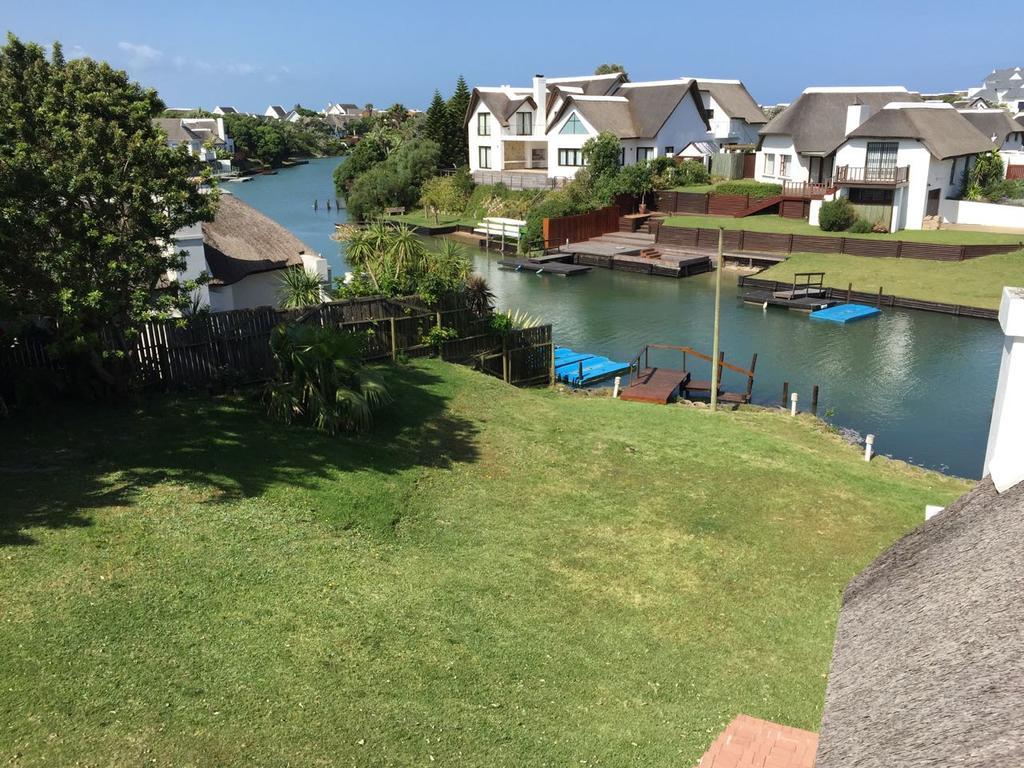 Thatch House On The Canals Βίλα St Francis Bay Εξωτερικό φωτογραφία