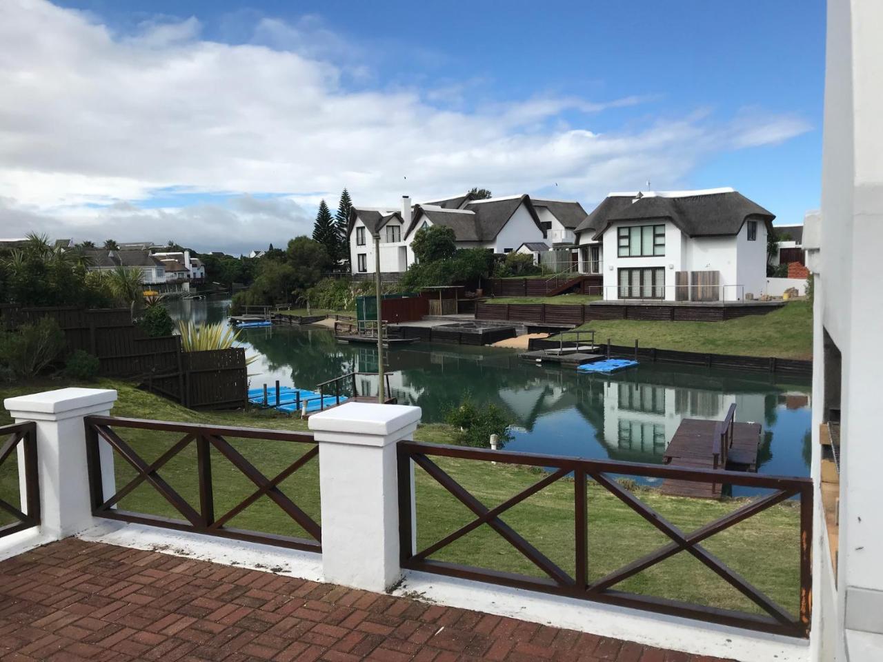 Thatch House On The Canals Βίλα St Francis Bay Εξωτερικό φωτογραφία